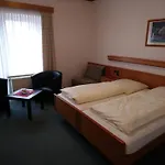 Weinhof Gross Mackenstedt Hotel 4*