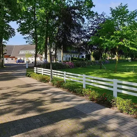 호텔 Weinhof Gross Mackenstedt 4*