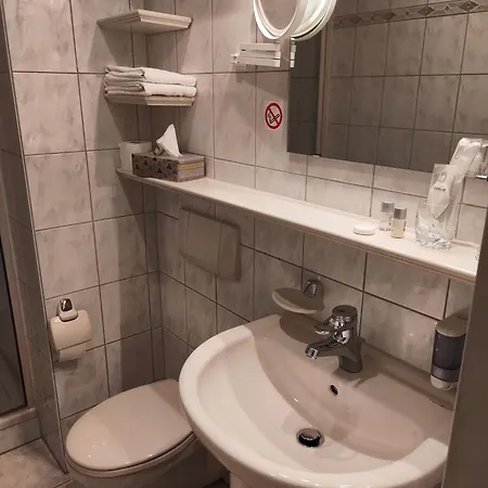 Hotell Weinhof Gross Mackenstedt 4*